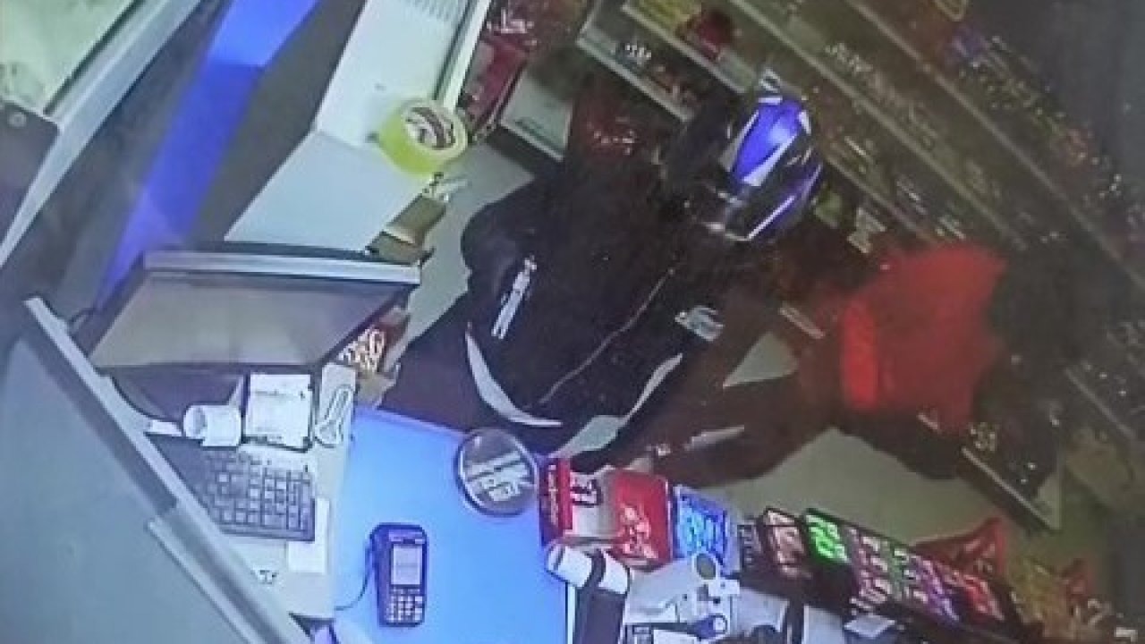 Adana'da 10 Dakika Arayla İki Akaryakıt İstasyonunu Soyan Şüpheliler Yakalanıp Tutuklandı