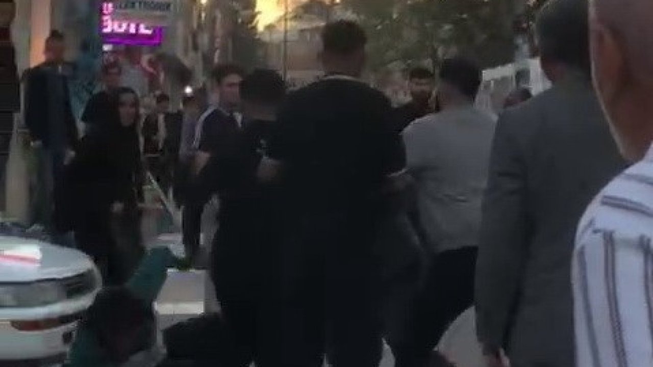 Adıyaman&#039;da Sokak Ortasında Kavga