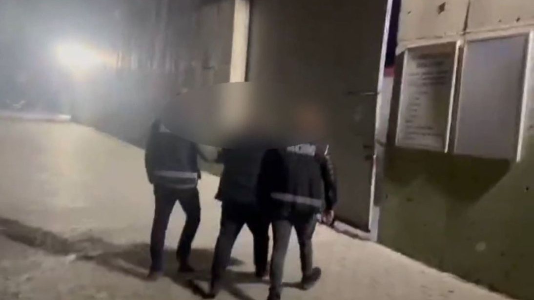 Ağrı ve Erzurum KOM Ekiplerinden Koordineli Operasyon: 19 Suçtan Aranan Firari Yakalandı