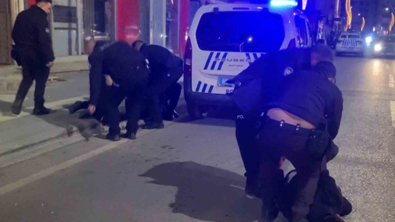 Aksaray’da Dükkan Basıp Polise Direnen Şahıslar Gazetecilere Saldırdı: 4 Gözaltı