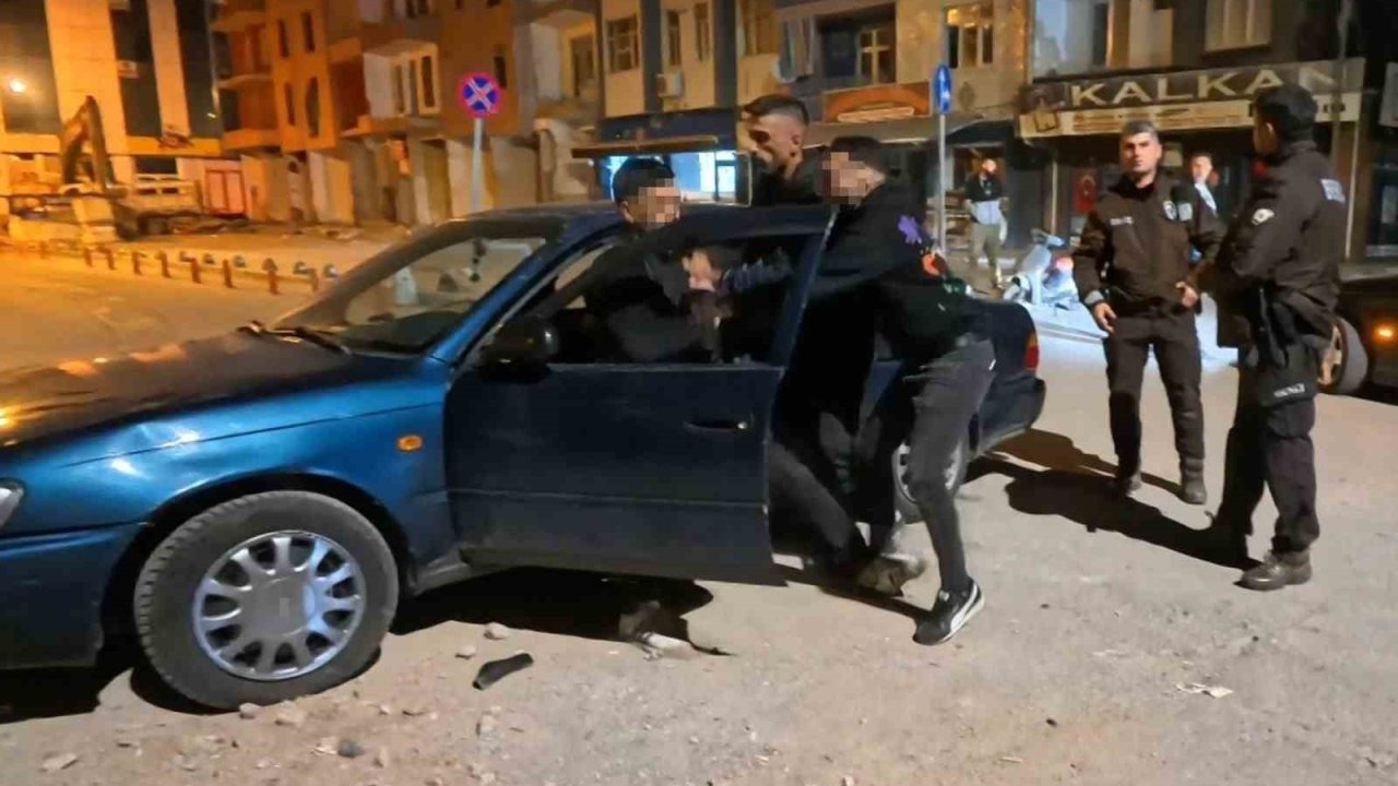 Aksaray&#039;da &#039;Yere Tükürme&#039; Tartışması Kavgaya Dönüştü: 5 Gözaltı