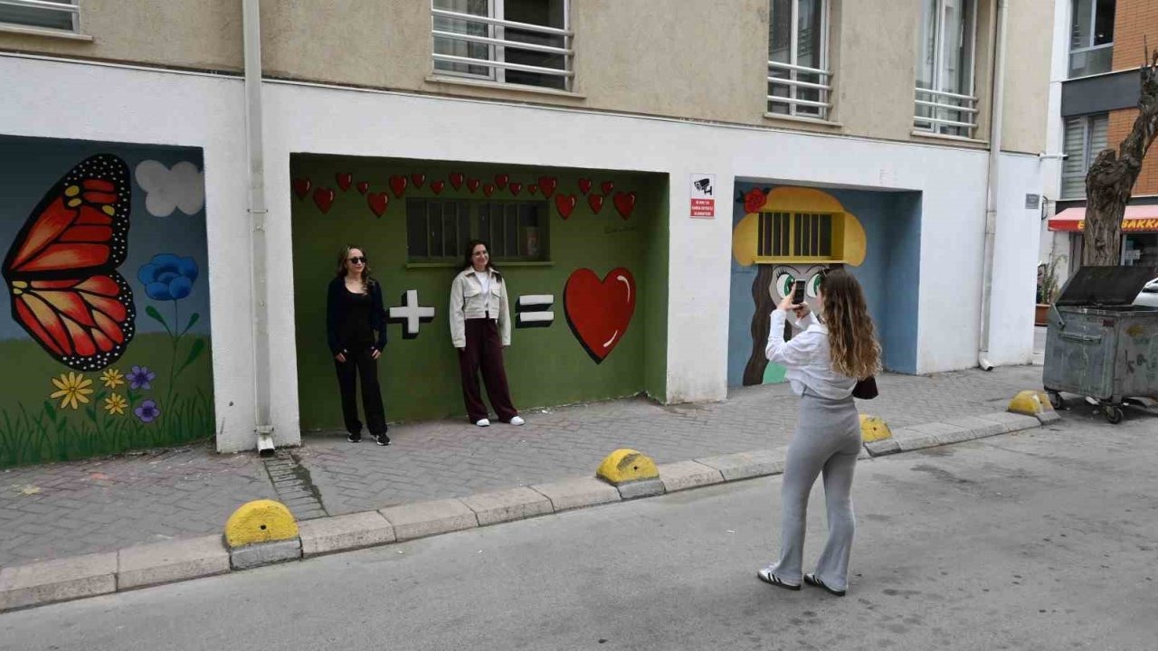 Apartman Yöneticisinden Graffitiye Karşı Sanatsal Çözüm: Duvarlar Renklendi