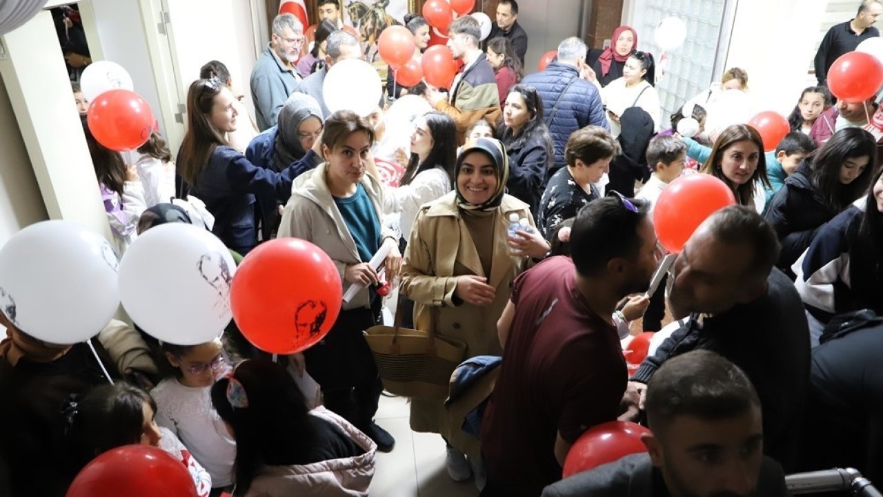 Ardahan&#039;da Cumhuriyet Bayramı Coşkusu: Nuri Vatan Kültür Merkezi&#039;nden &quot;Emanetin Emin Ellerde&quot; Gösterisi