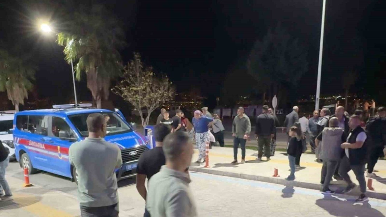 Aydın Efeler&#039;de Çocuk Kavgası Silahlı ve Bıçaklı Çatışmaya Dönüştü: 2 Yaralı