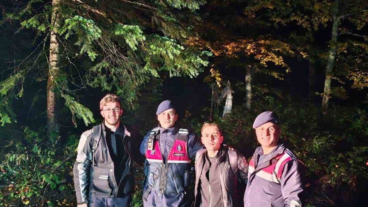 Bartın'da Mantar Toplarken Kaybolan $2$ Genç, Ekiplerce Bulundu