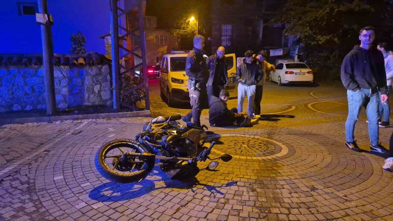 Bartın&#039;da Polisten Kaçan Ehliyetsiz Motosiklet Sürücüsü Kaza Yaptı