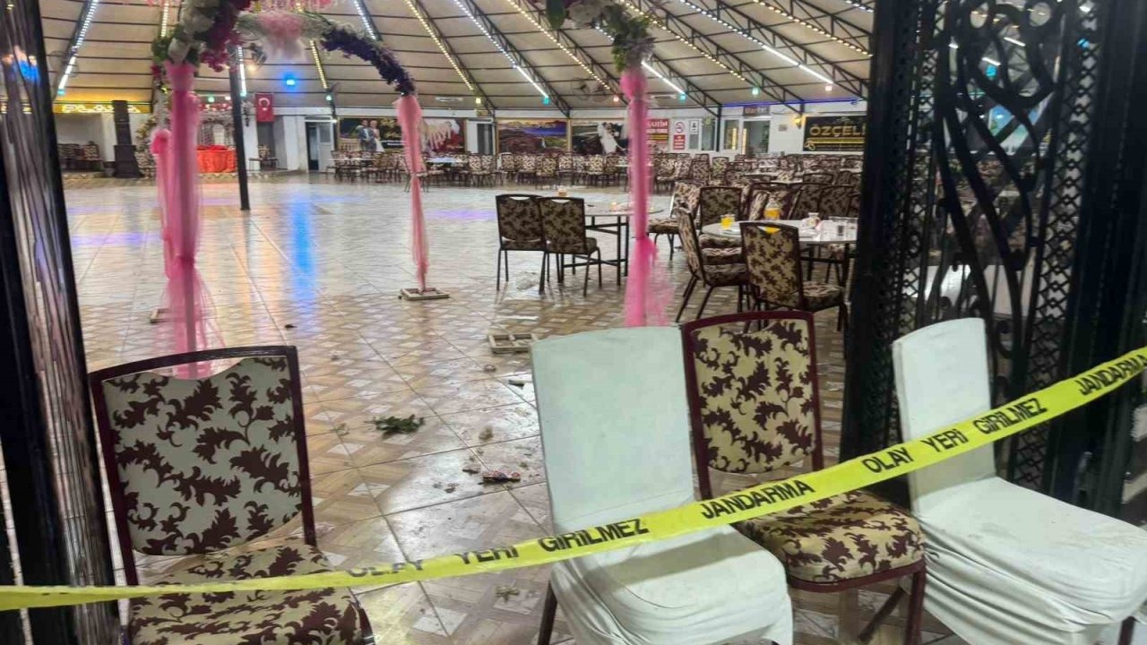 Birecik&#039;te Düğün Kavgası Kanlı Bitti: 3 Yaralı, 1&#039;inin Durumu Ağır