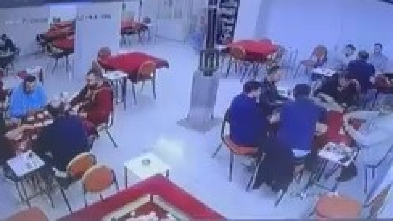 Bursa’da Deprem Anı: Kahvehanede Okey Oynayanların Kimi Kaçtı Kimi Oyuna Devam Etti