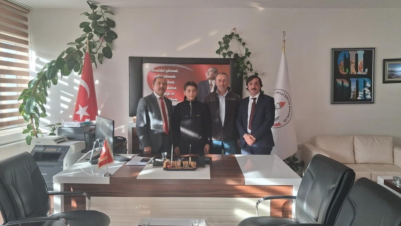 Çıldır’da Cumhuriyet Bayramı Yarışmalarında Dereceye Giren Öğrenciler Ödüllendirildi