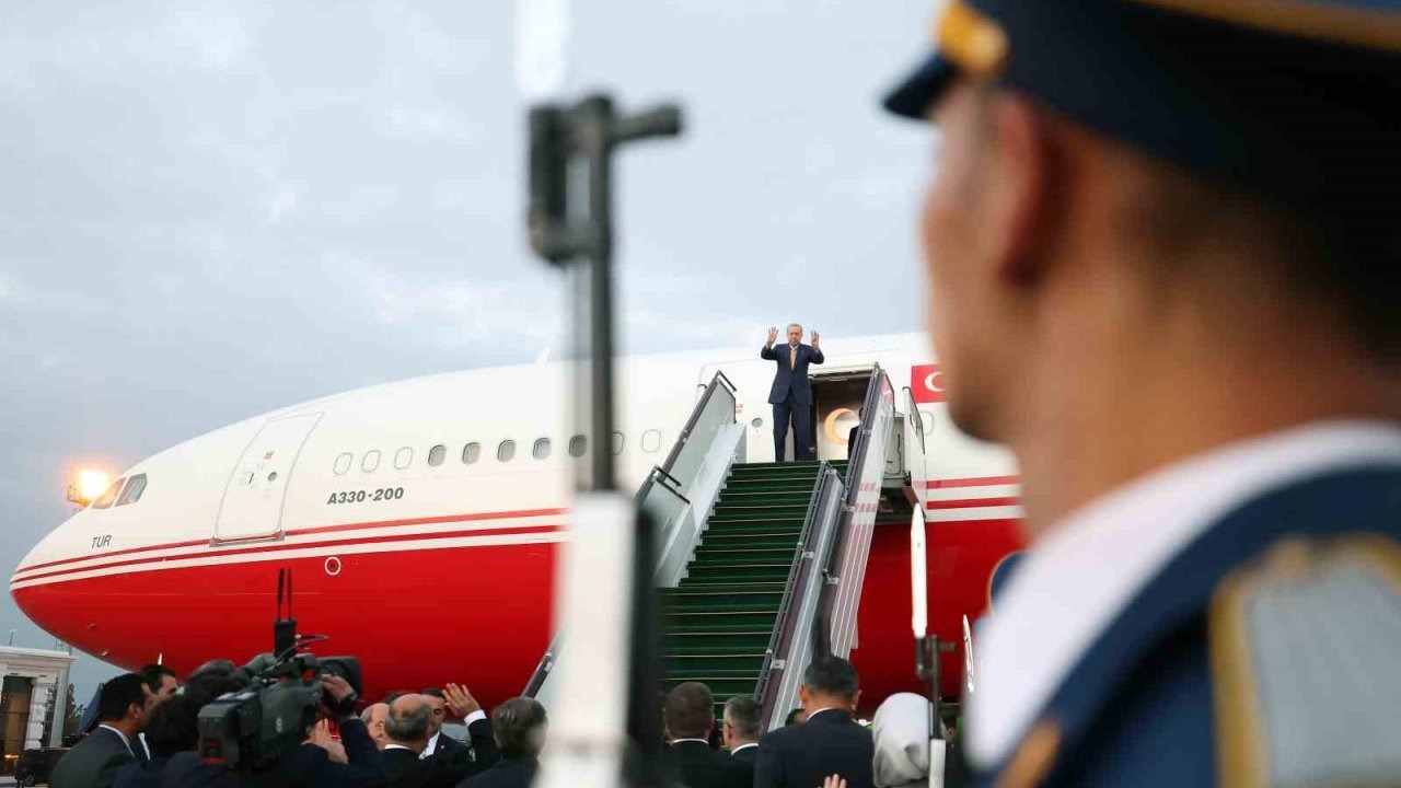 Cumhurbaşkanı Erdoğan, TDT Zirvesi Sonrası Yurda Döndü