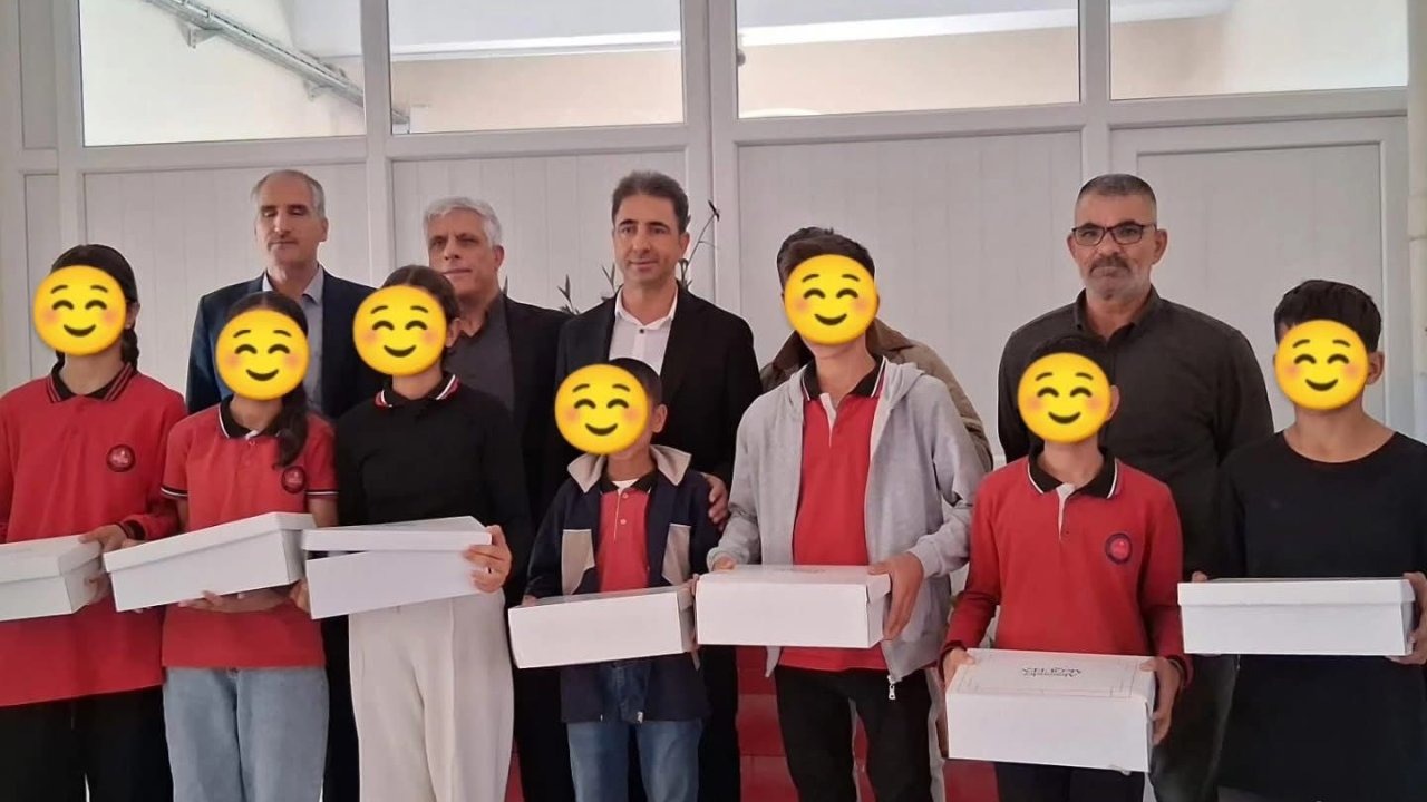 Diyarbakır Çermik’te İhtiyaç Sahibi 300 Öğrenciye Ayakkabı Yardımı