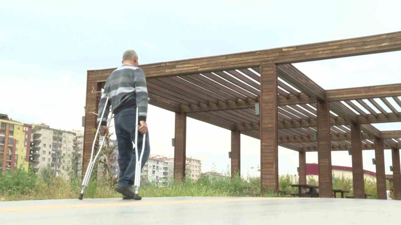 Diyarbakır&#039;da Engelli İsmet Demir&#039;in Akülü Sandalye Hayali Gerçek Oldu