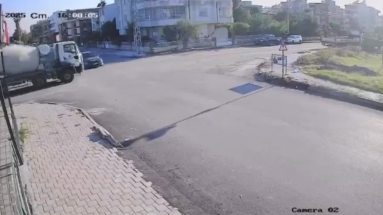 Dörtyol’da Korkutan Kaza: Beton Mikseri Otomobille Çarpıştı, 1 Kişi Yaralandı
