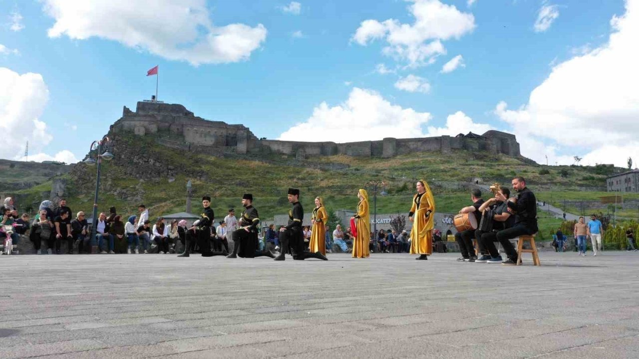 Emine Erdoğan Himayelerindeki &quot;Anadoludakiler&quot; Projesi Kars ve Ardahan&#039;ı Tanıttı