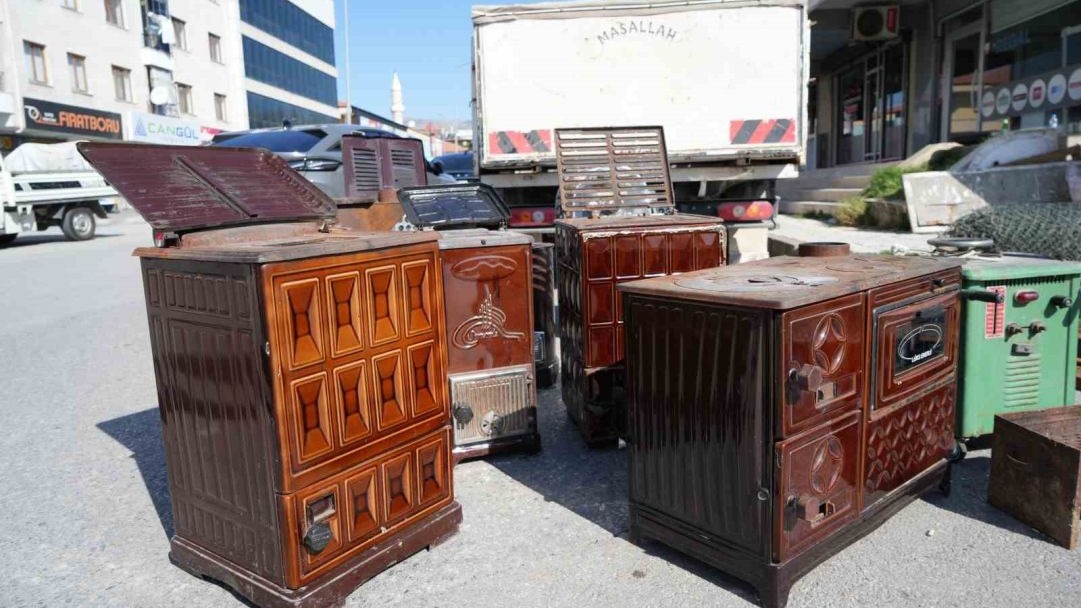 Erzincan Pazarlarında Kış Hazırlığı: İkinci El Sobalara Rağbet