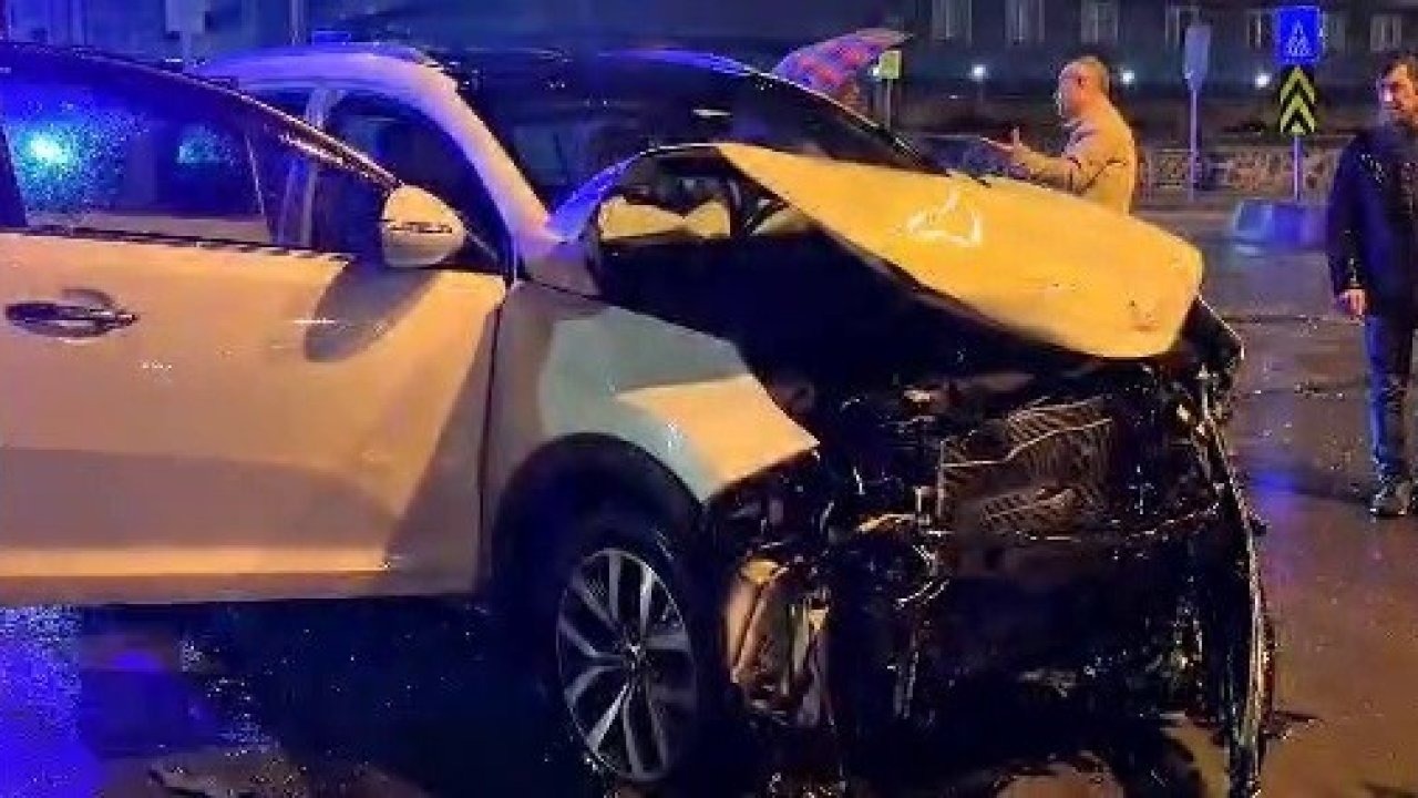 Erzurum Palandöken’de Kaza: Otomobil ile Halk Otobüsü Çarpıştı, 1 Yaralı