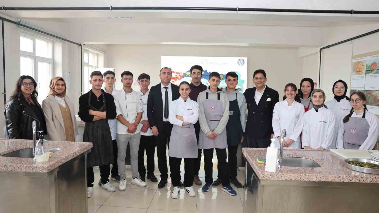 Erzurum Ticaret Borsası Başkanı Hakan Oral&#039;dan Gastronomi Başarısıyla Öne Çıkan Liseye Ziyaret ve Tam Destek Sözü
