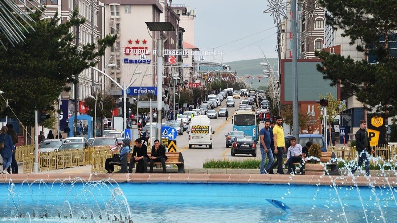 Erzurum’da Bağımlılıkla Mücadele Kurulu Toplandı: Kamu Kurumlarına 10 Metre Sigara Yasağı ve Eğitim Programları Kararlaştırıldı