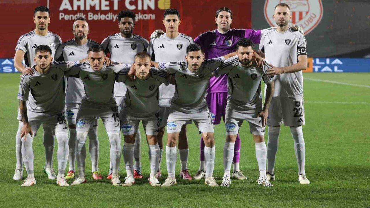 Erzurumspor FK&#039;da Tarihi An: Transfer Yasağı Borçlarının Tamamı Ödendi