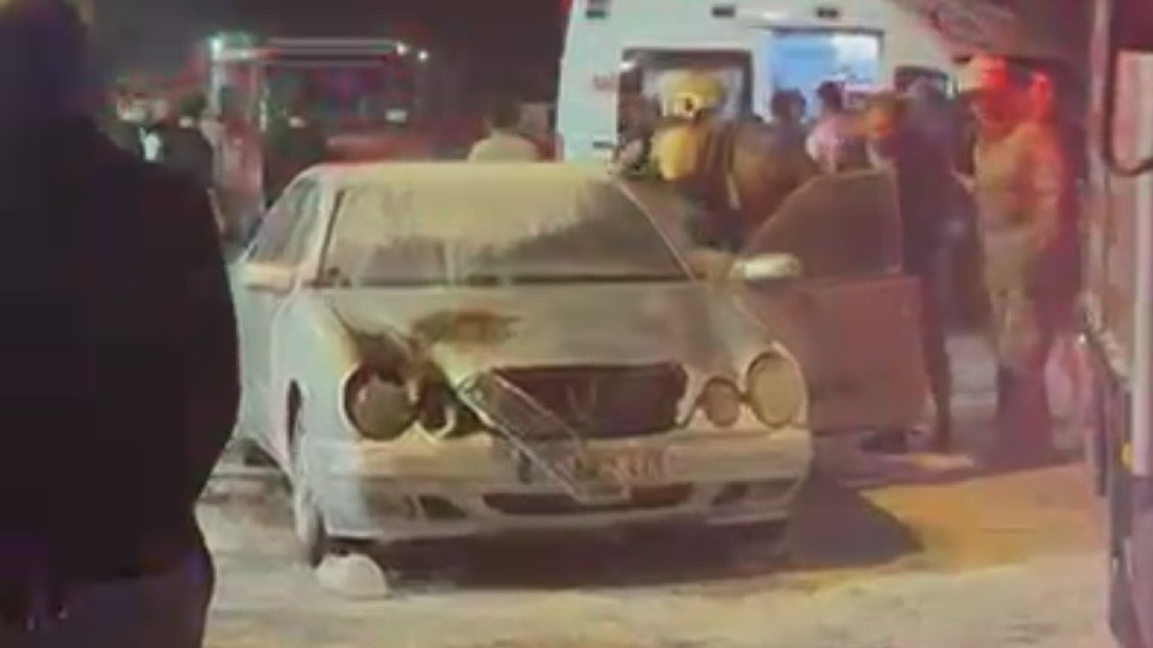 Eşiyle Yaşadığı Sorunlar Nedeniyle Otomobilini Ateşe Verdi, Ağır Yaralandı