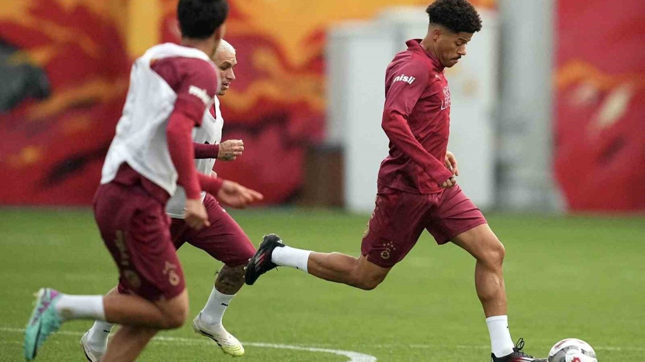 Galatasaray'dan Başakşehir Maçı Hazırlıkları: Antrenman Çift Kale Maçla Sona Erdi