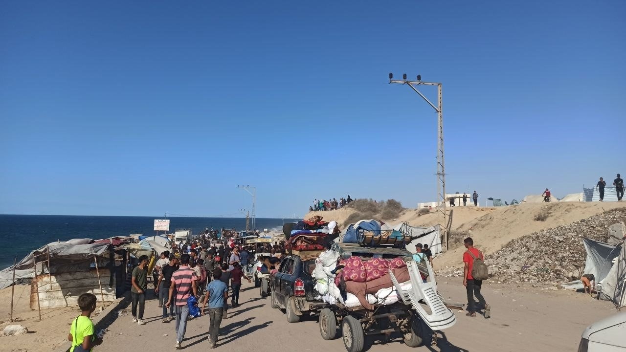 GAZZE’DE ATEŞKES SEVİNCİ: On Binlerce Filistinli Evlerine Geri Dönüyor!