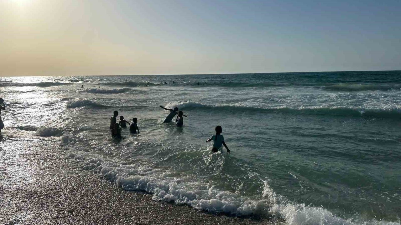 Gazzeli Çocukların Umutlu Bekleyişi Sürüyor: “Ablukayı Kırmaya Çalışanlara Teşekkür Ederiz”