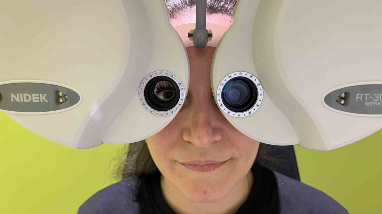 Göz Sağlığı İçin Kritik Uyarı: Ekransız Hayat Mümkün Değil, Ama &#039;20-20-20 Kuralı&#039; Hayati!