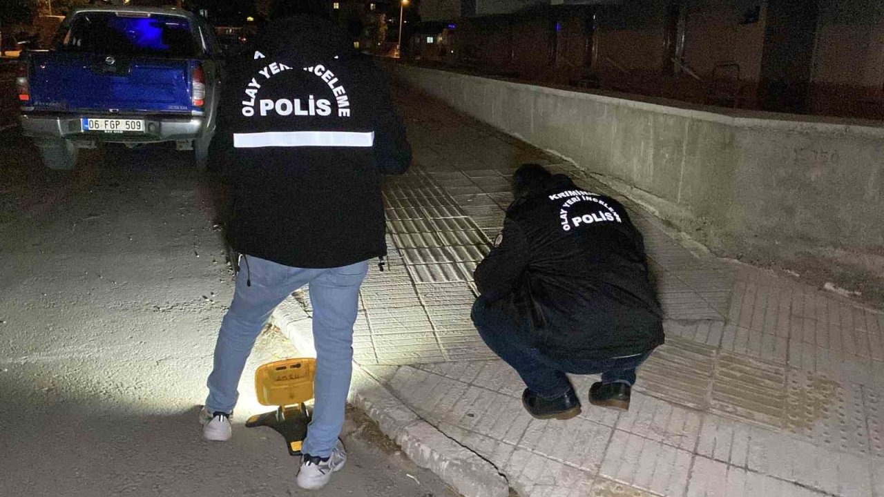 Husumetli Grupların Kavgası Kanlı Bitti: Önce Kaza, Ardından Silahlı Saldırı