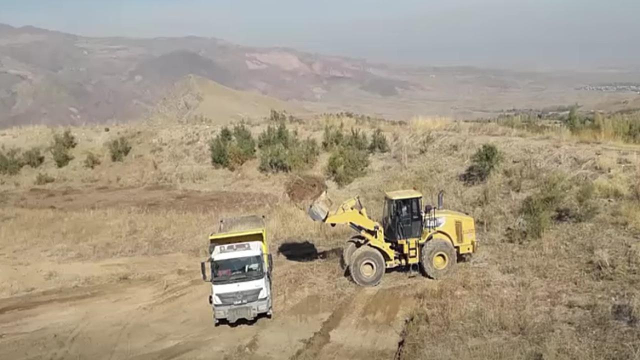Iğdır İl Özel İdaresi&#039;nden Tarımsal Üretime Destek: Tuzluca&#039;da Sulama Göleti Islah Çalışması Başlatıldı