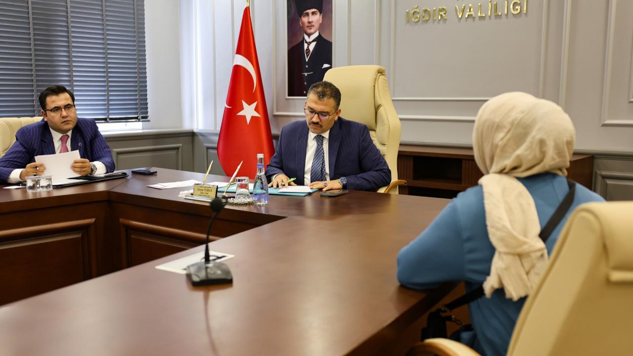 Iğdır Valisi Ercan Turan, Halk Günü’nde Vatandaşlarla Buluştu