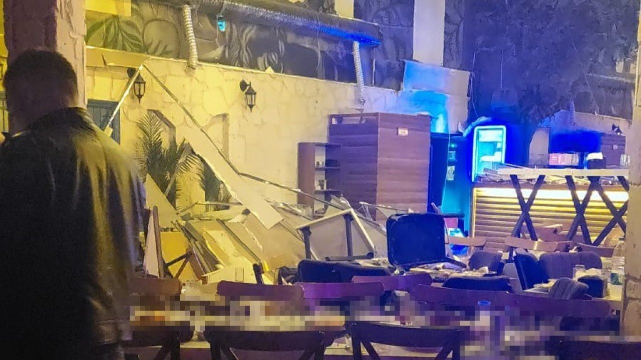 İzmir Bornova’da Eğlence Mekanında Dehşet: Dekor Duvar Çöktü, 6 Kişi Yaralandı
