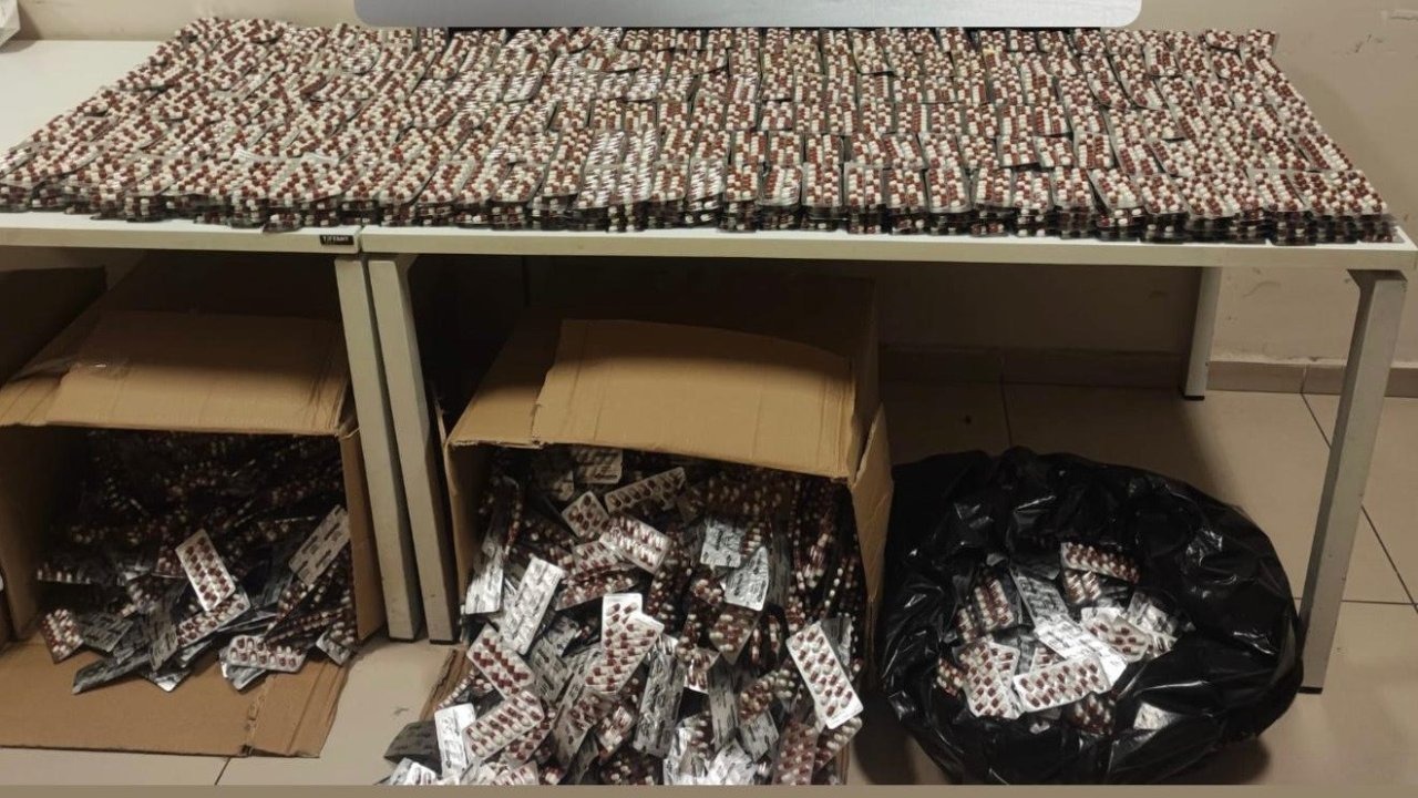 İzmir Buca’da Uyuşturucu Operasyonları: 59 Binden Fazla Hap, Metamfetamin ve Yüklü Miktarda Para Ele Geçirildi