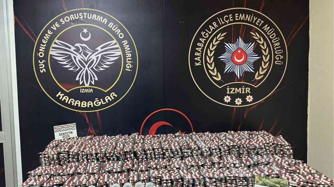 İzmir Karabağlar’da Polisten Uyuşturucu Operasyonu: 33 Binden Fazla Sentetik Hap Ele Geçirildi