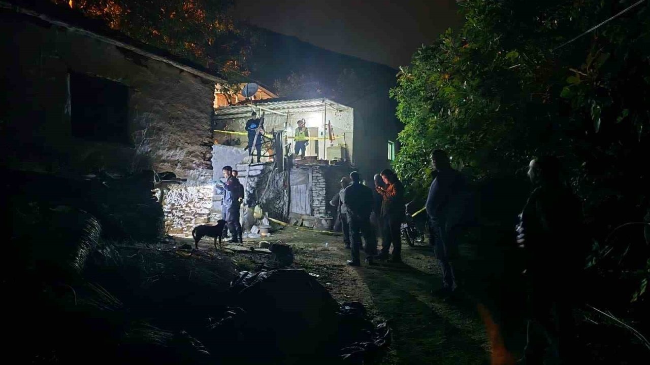 İzmir Tire&#039;de Aile Dramı: Baba, Oğlunu Öldürüp Eşini Ağır Yaraladı