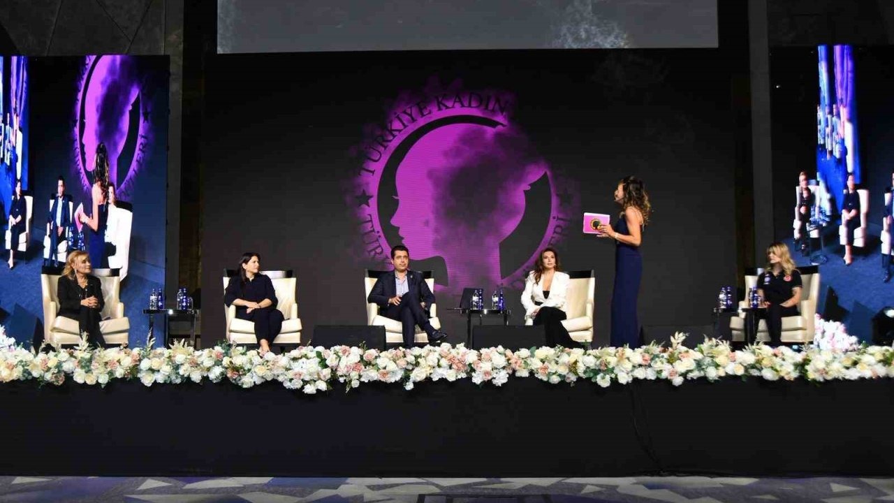 Kadın Zirvesi İstanbul’da İkinci Kez Düzenlendi: &quot;Kadınlar Uygarlığın Anahtarıdır&quot;