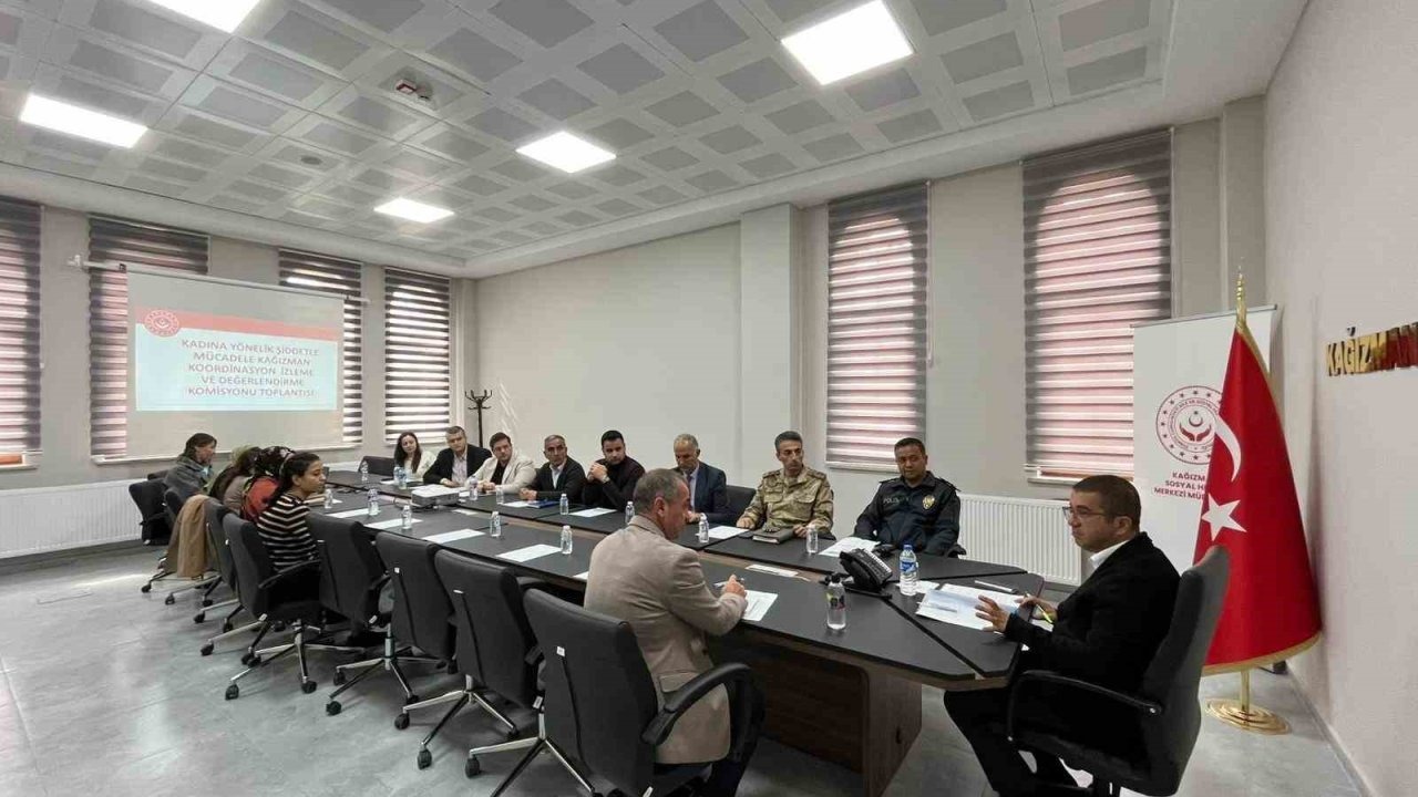 Kağızman'da Kadına Yönelik Şiddetle Mücadele Toplantısı Düzenlendi