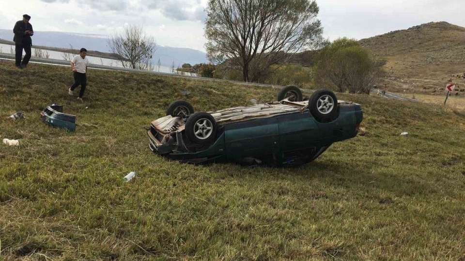 Kars Arpaçay&#039;da Otomobil Takla Attı