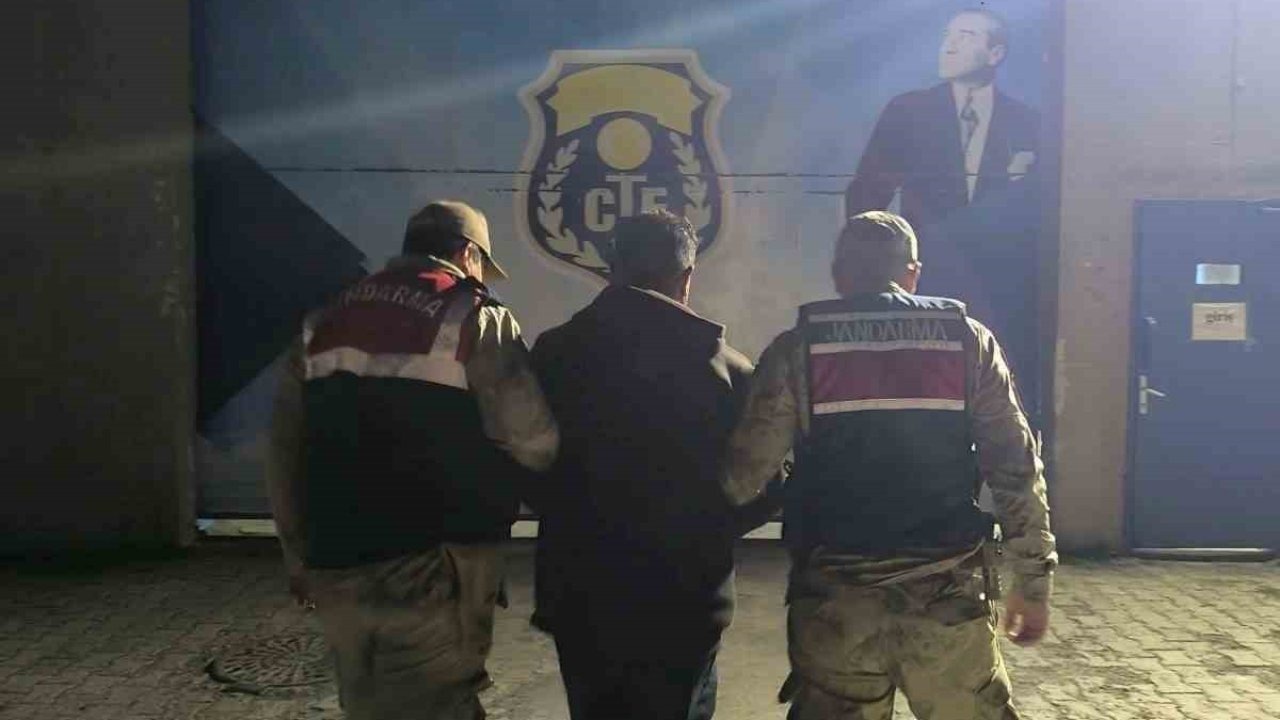 Kars'ta Dolandırıcılık Suçundan Aranan Hükümlü Kıskıvrak Yakalandı