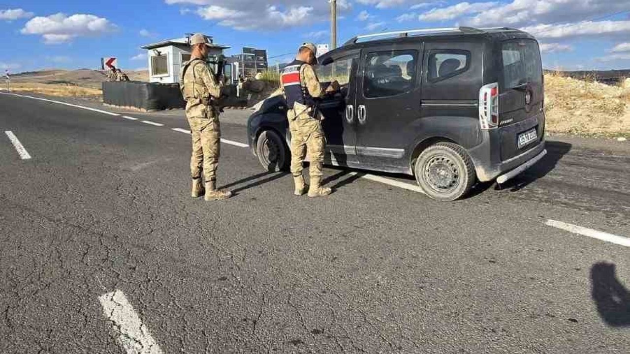 Kars’ta Geniş Kapsamlı Huzur Uygulaması: Aranan 4 Şüpheli Yakalandı