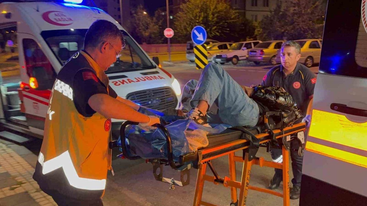 Kayseri&#039;de Parkta Bıçaklı Kavga: 2 Yaralı, 2 Gözaltı