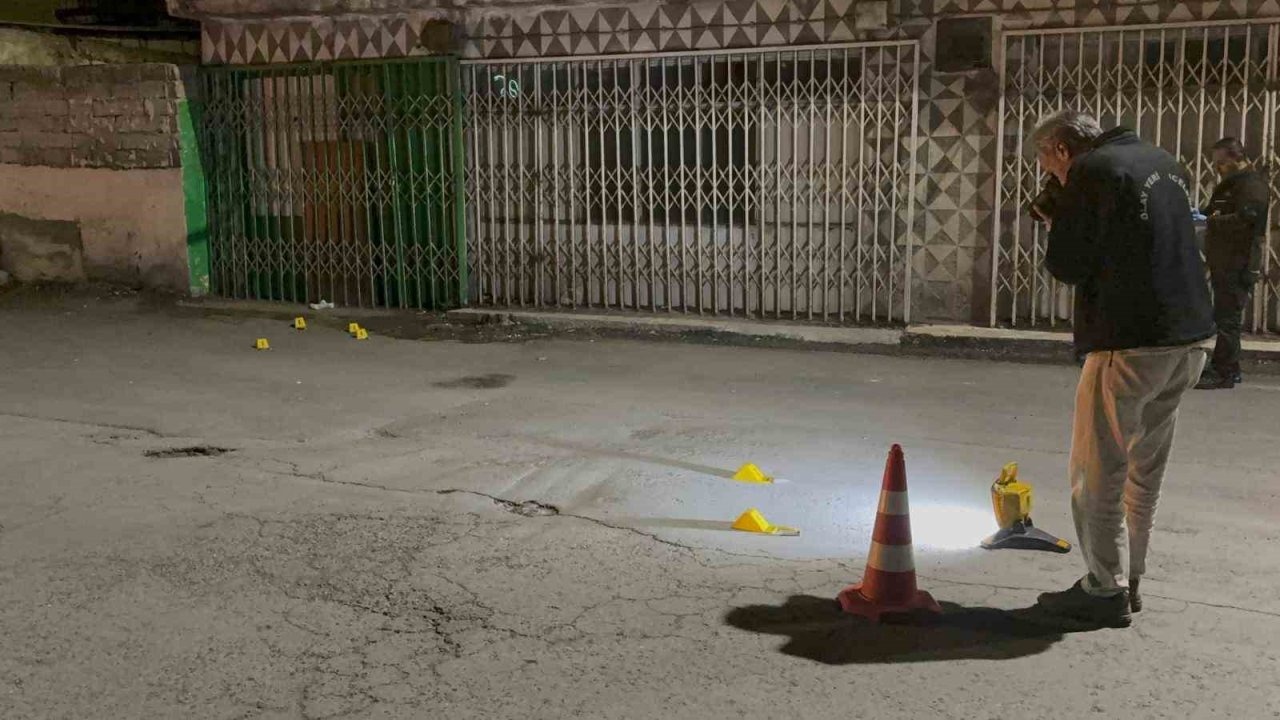 Kayseri&#039;de Pompalı Tüfekli Saldırı: Ev Kurşunlandı, Yaralı Yok