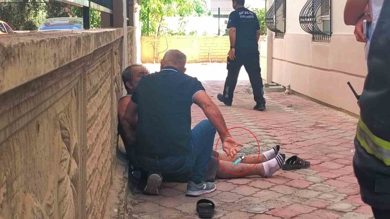 Kendini Yakmaya Çalışan Adamı Kardeşi Kurtardı