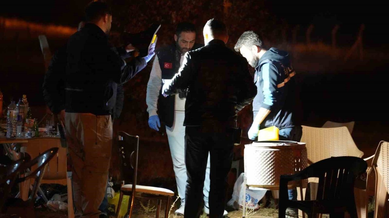 Kırıkkale'de Bağ Evinde Silahlı Eğlenceye Polis Baskını: 2 Polis Yaralı, Aralarında Kamu Görevlilerinin de Olduğu 23 Gözaltı