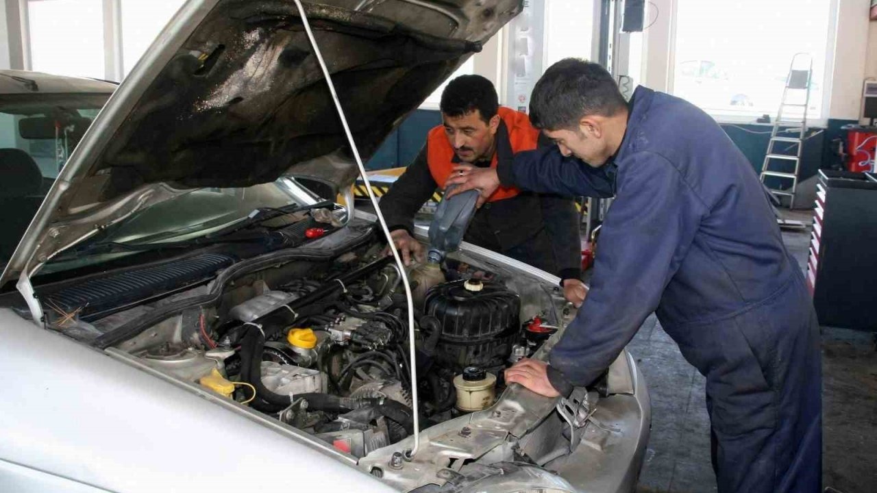 KIŞ GELMEDEN UYARI: ANTİFRİZ VE SIVI BAKIMLARINI AKSATMAYIN! YÜKSEK MALİYETLİ HASARLARDAN KAÇININ