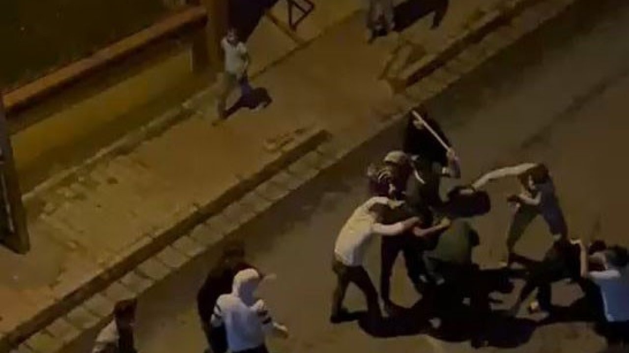 Küçükçekmece’de Sopalı Kavga: Kadınların da Dahil Olduğu Anlar Kamerada