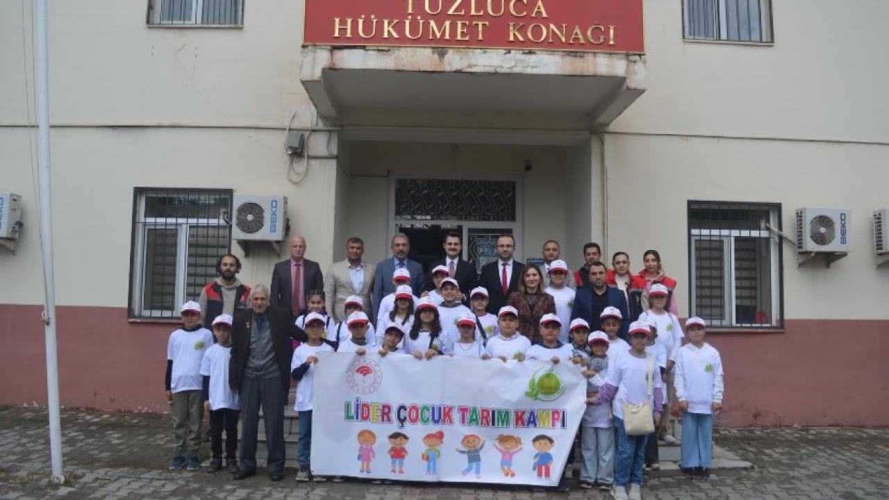 Lider Çocuk Tarım Kampı Öğrencilerinden Tuzluca Kaymakamı&#039;na Ziyaret