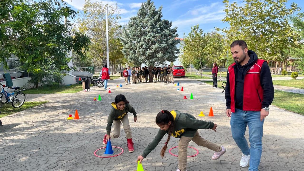 Mahmut Nedim Kuyumcu İlkokulu Öğrencileri Karaağaç Gençlik Merkezi’nde Renkli Bir Gün Geçirdi