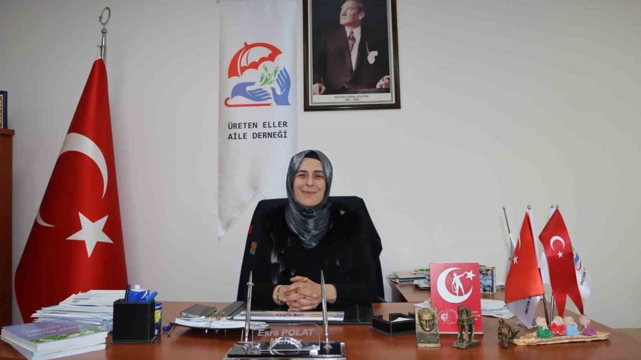 Malatya Üniversite Mahallesi&#039;nin Kadın Muhtarı Esra Polat: &quot;Abla Git Pastanı Yap&quot; Tepkilerine Rağmen 5 Yıldır Hizmet Veriyor