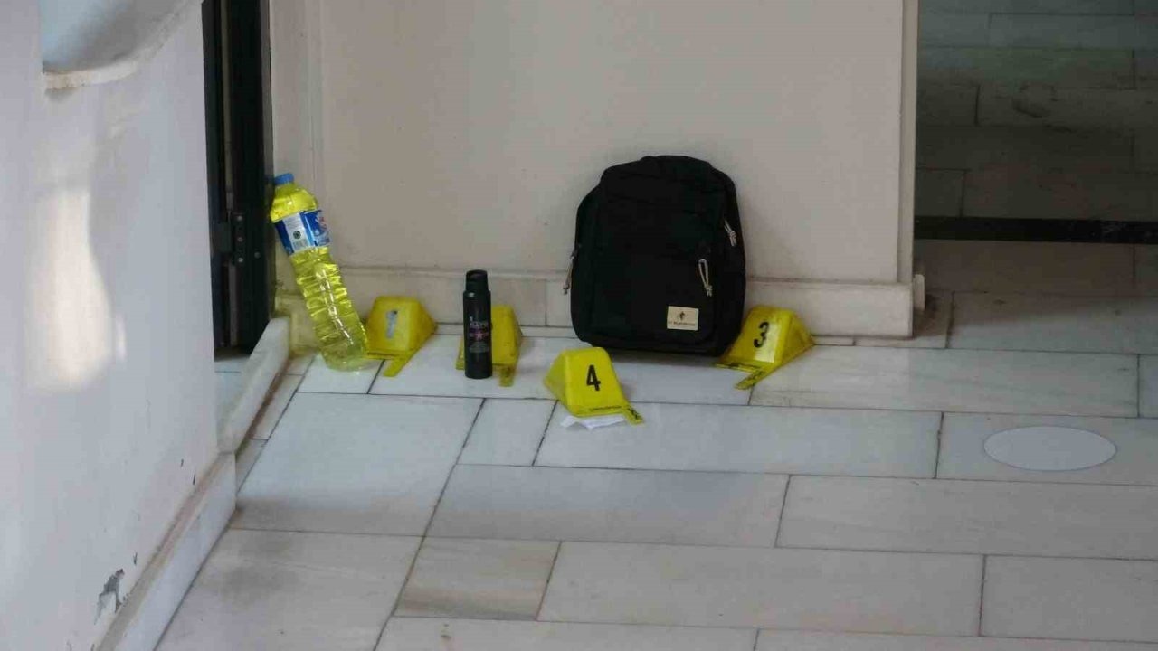 Malatya’da Cami Tuvaleti Önünde Şüpheli Çanta Paniğe Neden Oldu